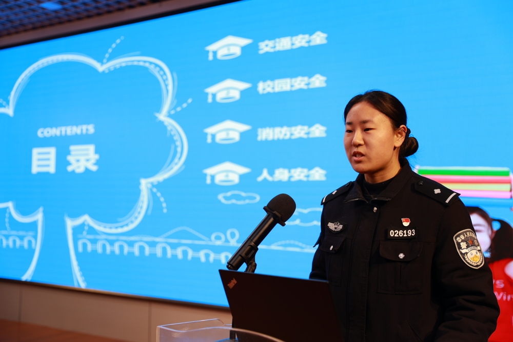 f9ea8a4cfd5a426bbc1e864d689dc721.jpg