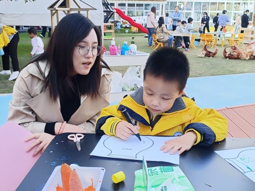 f09766c5f0e24e40a697827e731185e6.jpg f09766c5f0e24e40a697827e731185e6.jpg